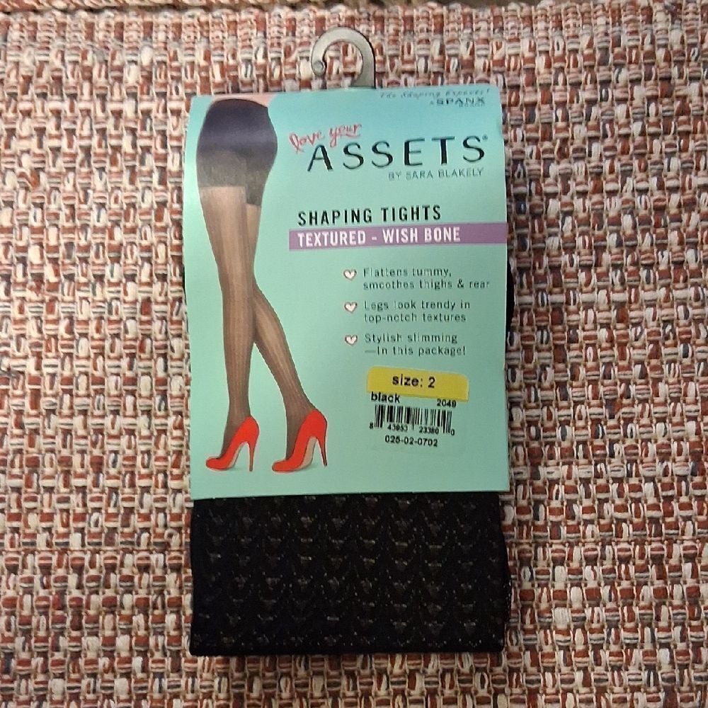 ASSETS by Sara Blakely Black Textured Wish Bone Shaping Tights